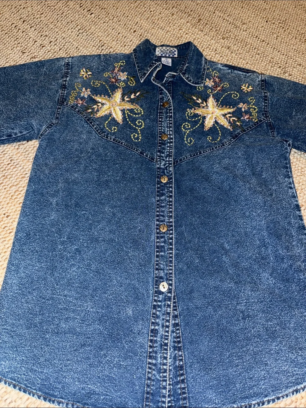 Vintage Pretty Blue Country Embroidered Beaded and Gold Buttoned Acid Washed ♥️ - Picture 3 of 8